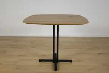 Massivholztisch Eiche 90 × 90 cm – Quadratischer Esstisch Cafe – Produktansicht 11