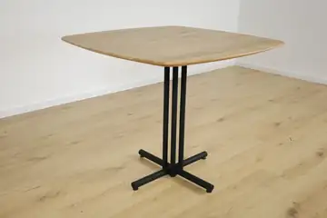 Massivholztisch Eiche 90 × 90 cm – Quadratischer Esstisch Cafe – Produktansicht 10