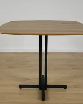 Massivholztisch Eiche 90 × 90 cm – Quadratischer Esstisch Cafe – Produktansicht 9