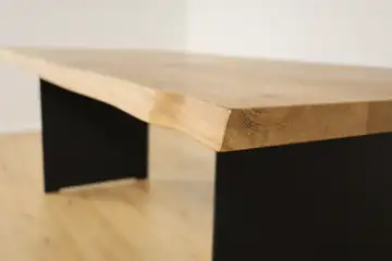 Baumkante Esstisch aus massiver Eiche 220 × 100 cm | 40 mm | Massivstahl-Gestell – Produktansicht 8