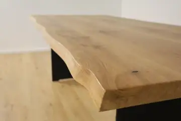 Baumkante Esstisch aus massiver Eiche 220 × 100 cm | 40 mm | Massivstahl-Gestell – Produktansicht 9