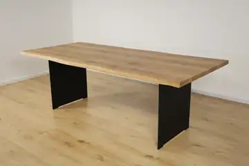 Baumkante Esstisch aus massiver Eiche 220 × 100 cm | 40 mm | Massivstahl-Gestell – Produktansicht 3