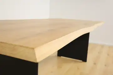 Baumkante Esstisch aus massiver Eiche 220 × 100 cm | 40 mm | Massivstahl-Gestell – Produktansicht 7