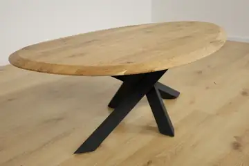 Couchtisch aus massiver Eiche in organischer Form – Produktansicht 8
